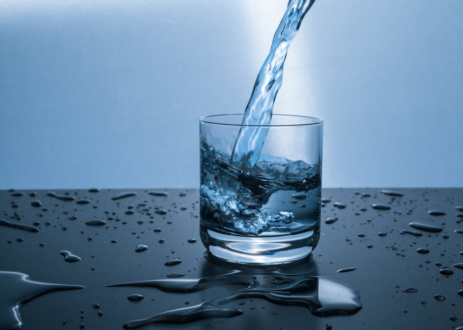 Woda alkaliczna – najzdrowszy sposób nawodnienia